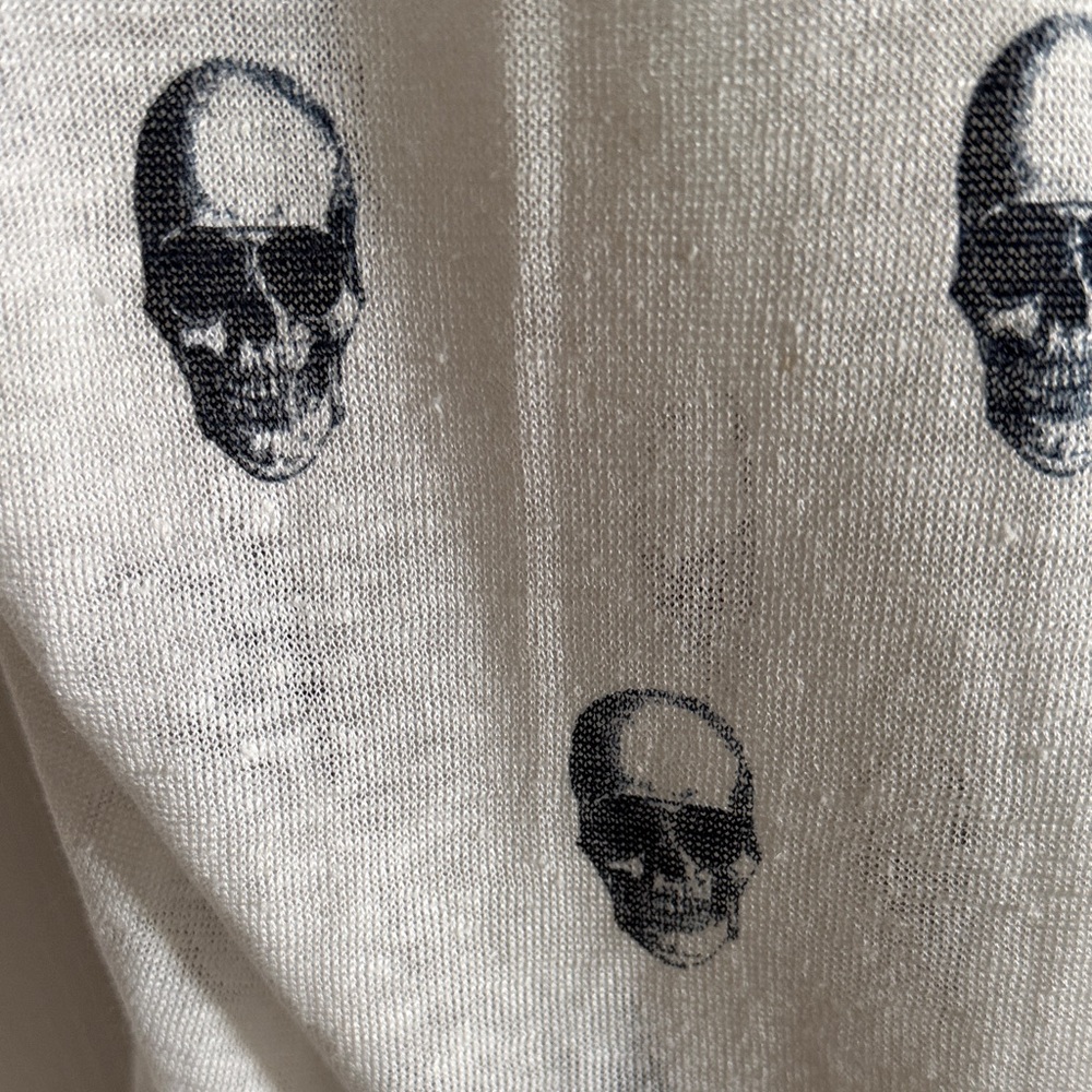 Skull Cashmere V-Neck Sweater - Picture 4 of 9